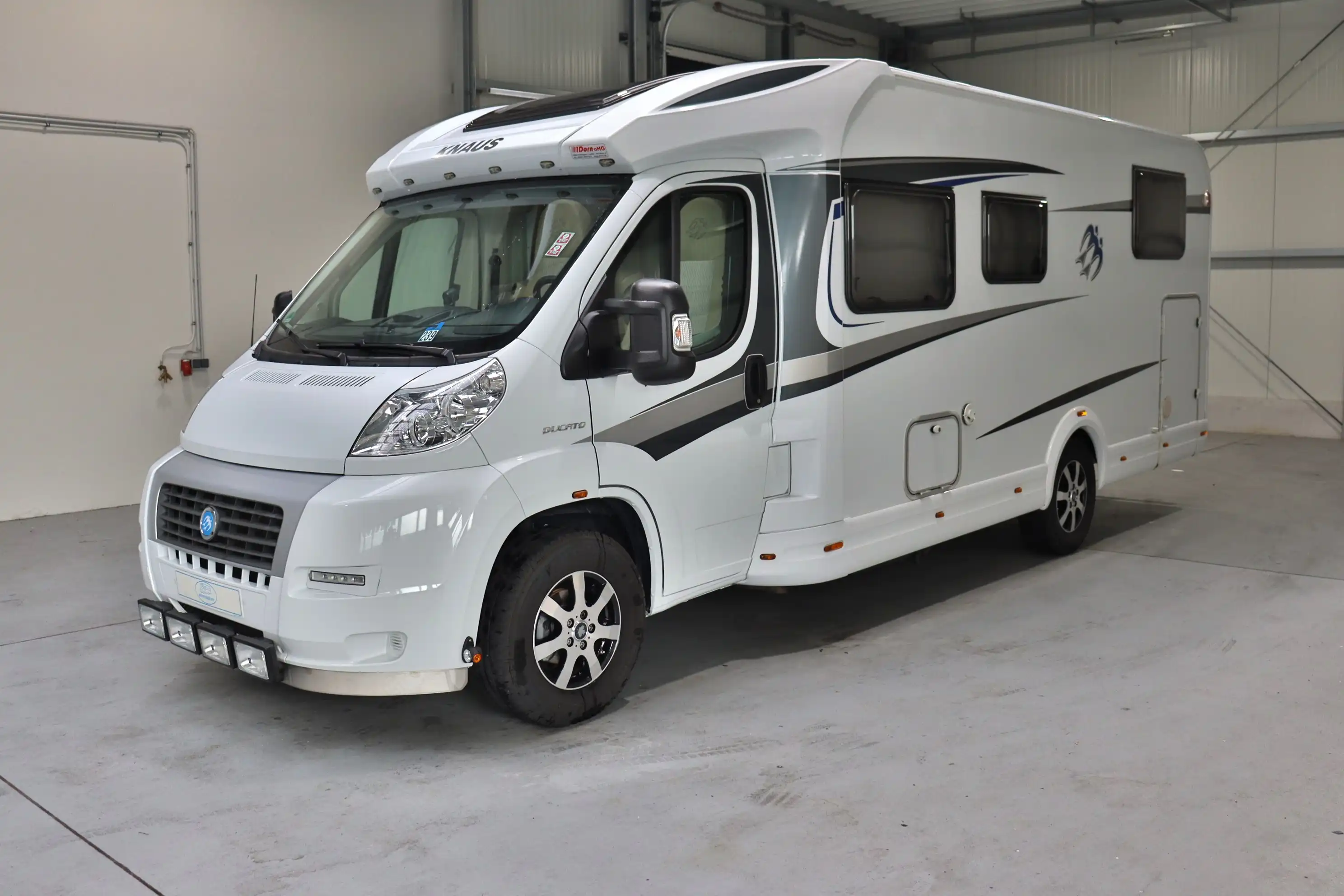 KNAUS SKY TI 700 MEG